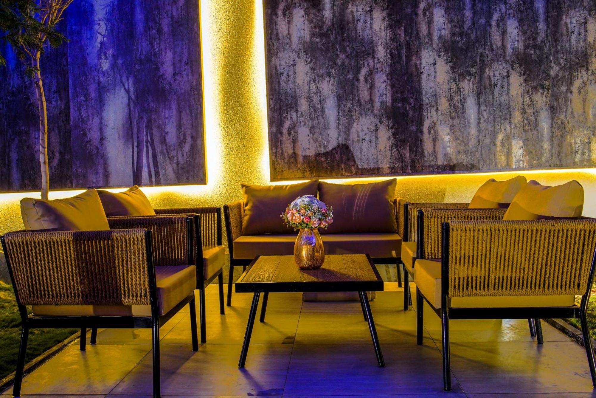 The Land Resort Riyadh Bagian luar foto